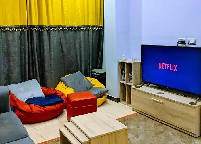 Hostel Marina Square Gurdaka