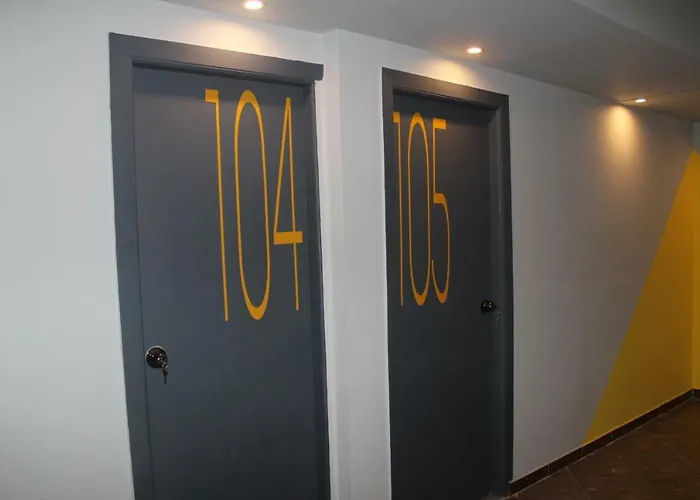 Marina Square Hostel