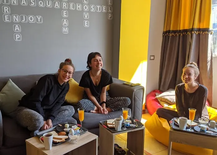 Marina Square Hostel *